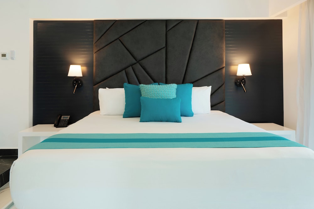 The Fives Beach Hotel - Á la Carte All Inclusive — Hotel rooms in Playa del Carmen, Quintana Roo