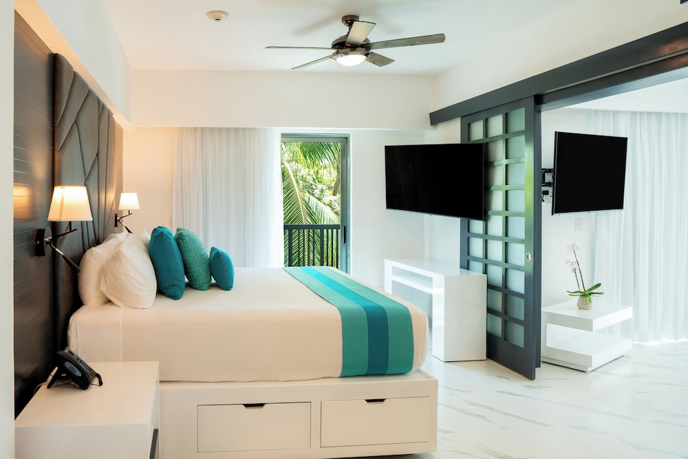 The Fives Beach Hotel - Á la Carte All Inclusive — Hotel rooms in Playa del Carmen, Quintana Roo
