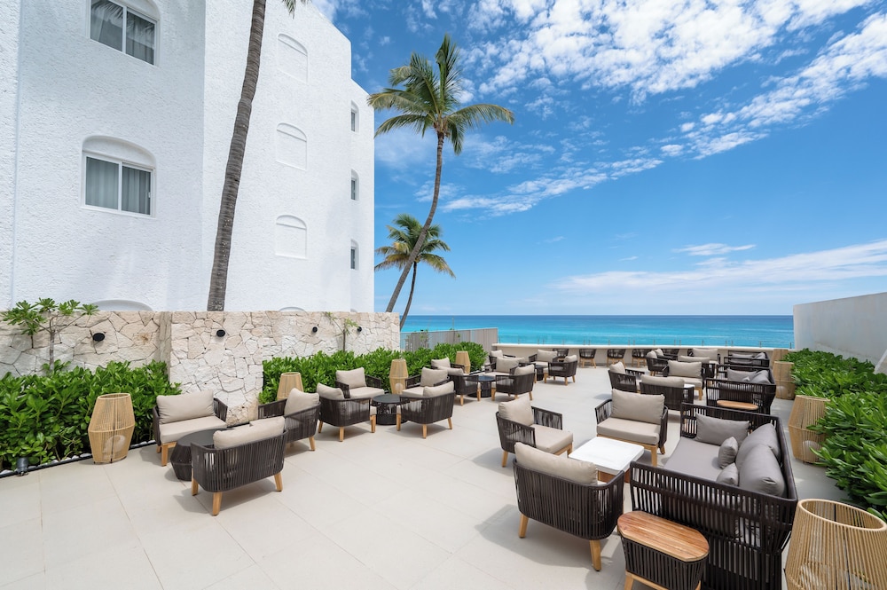 GR Solaris Caribe Adults Only - All Inclusive — Restaurant & bars in Cancun, Quintana Roo