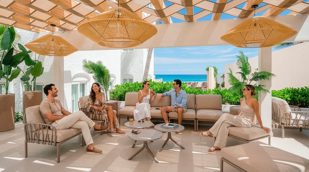 GR Solaris Caribe Adults Only - All Inclusive — Hotel building in Cancun, Quintana Roo