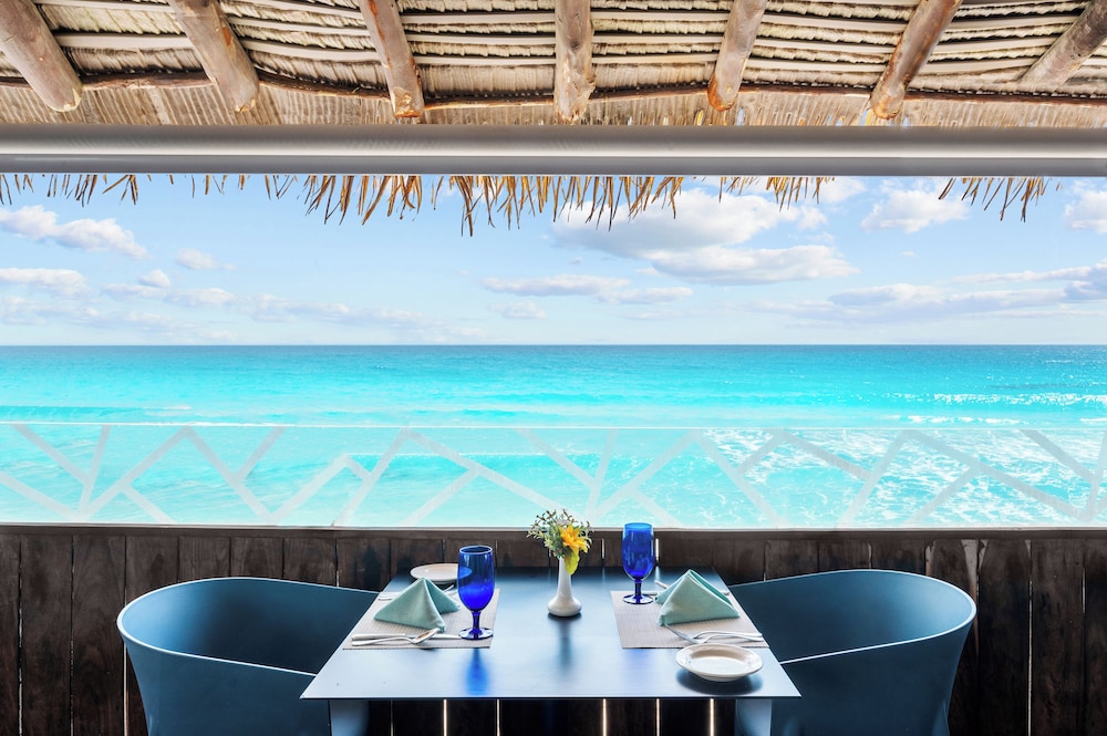 GR Solaris Caribe Adults Only - All Inclusive — Restaurant & bars in Cancun, Quintana Roo