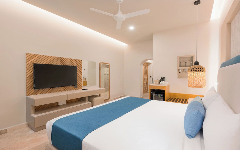 GR Solaris Caribe Adults Only - All Inclusive — Hotel rooms in Cancun, Quintana Roo