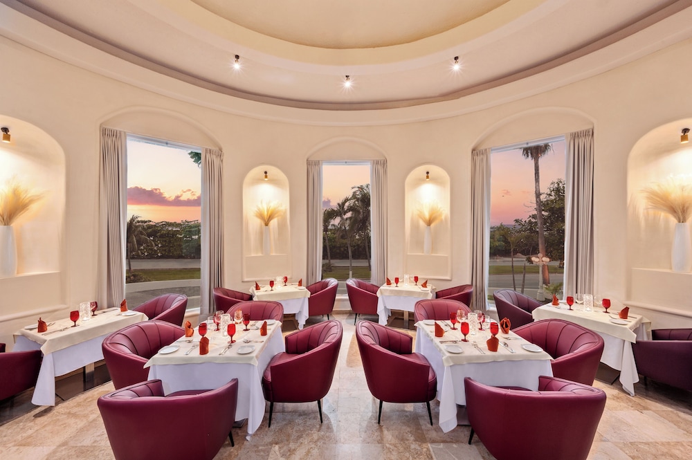 GR Solaris Caribe Adults Only - All Inclusive — Restaurant & bars in Cancun, Quintana Roo