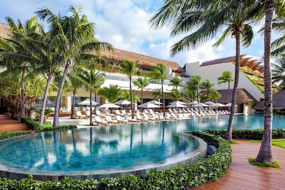 Grand Velas Riviera Maya - All Inclusive — Swimming pool in Playa del Carmen, Quintana Roo