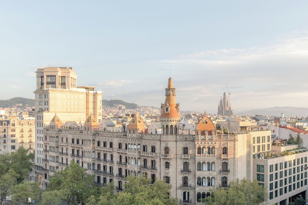 BLESS Barcelona - Preferred Hotels & Resorts, Legend Collection — Hotel building in Barcelona, Catalonia