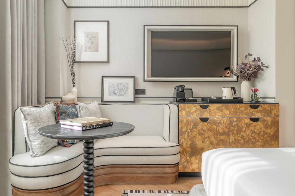 BLESS Barcelona - Preferred Hotels & Resorts, Legend Collection — Hotel rooms in Barcelona, Catalonia