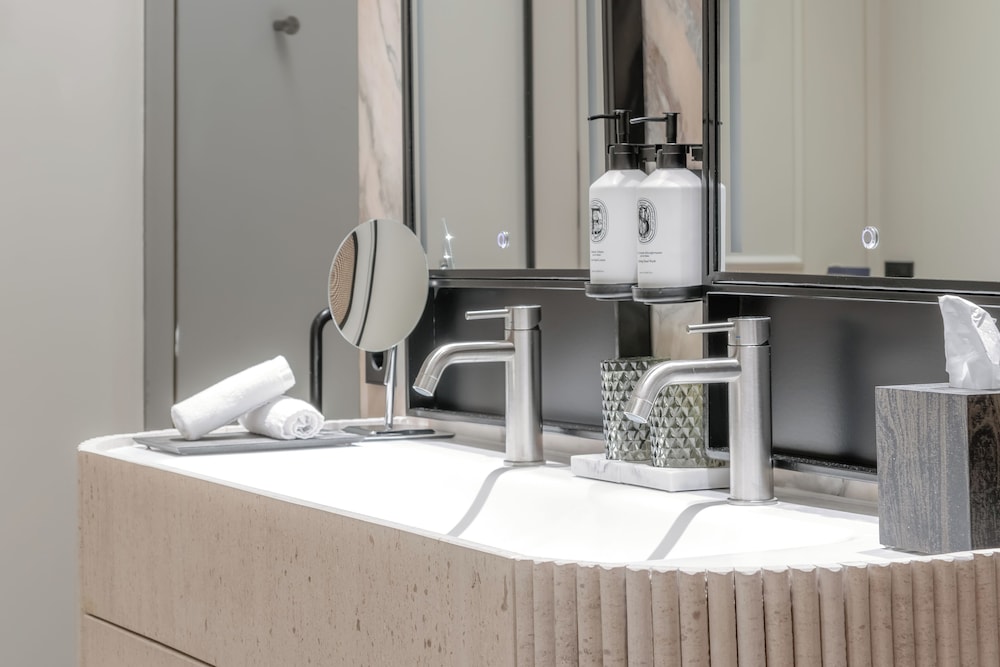 BLESS Barcelona - Preferred Hotels & Resorts, Legend Collection — Hotel rooms in Barcelona, Catalonia