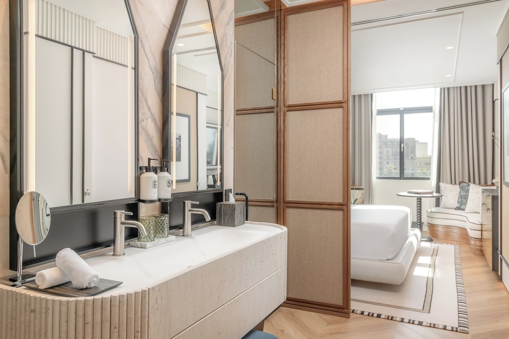 BLESS Barcelona - Preferred Hotels & Resorts, Legend Collection — Hotel rooms in Barcelona, Catalonia