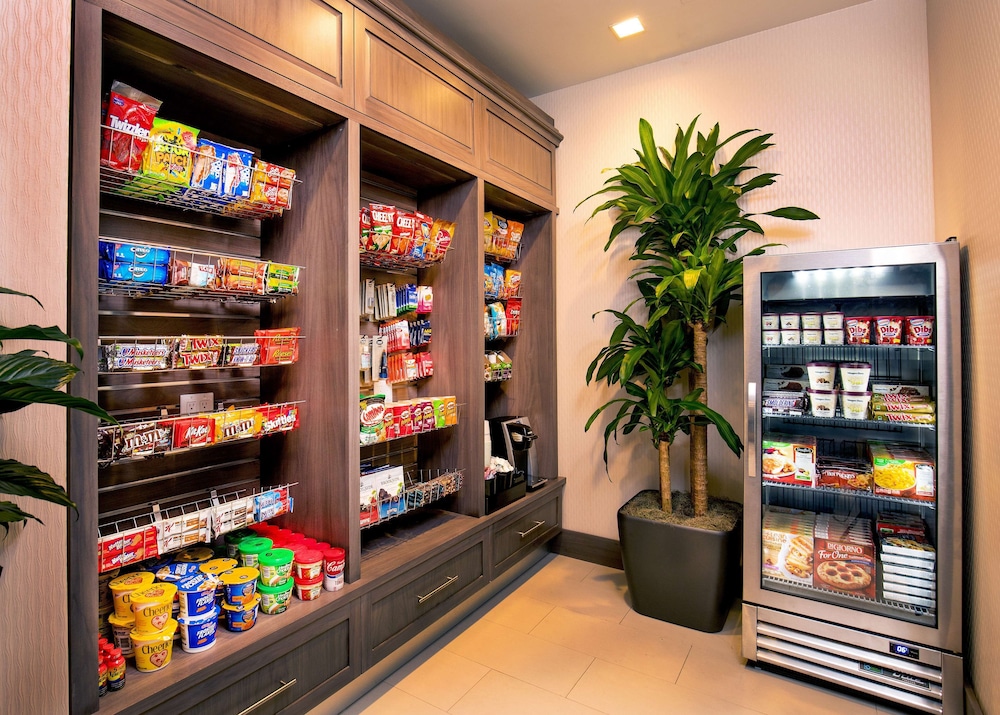 Hilton Garden Inn NYC Financial Center/Manhattan Downtown — Restaurant & bars in New York City, New York State
