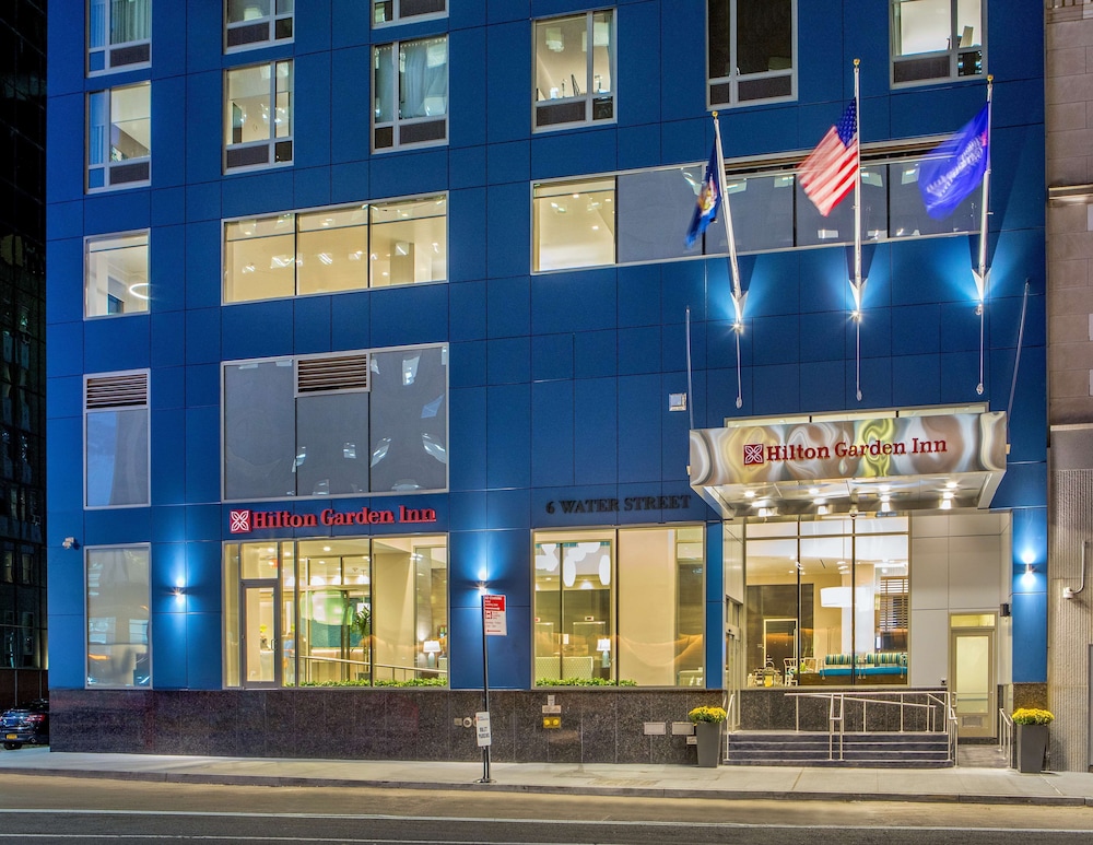 Hilton Garden Inn NYC Financial Center/Manhattan Downtown — Hotel building in New York City, New York State