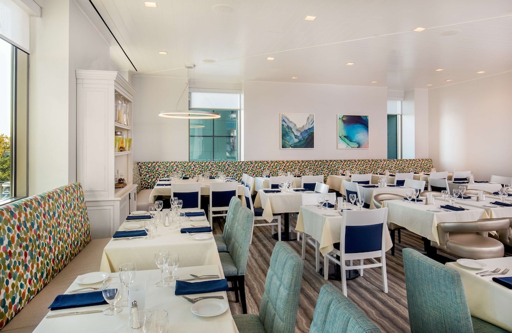Hilton Garden Inn NYC Financial Center/Manhattan Downtown — Restaurant & bars in New York City, New York State