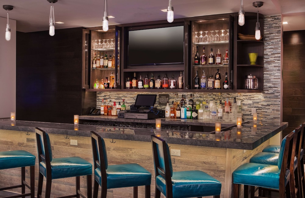 Hilton Garden Inn NYC Financial Center/Manhattan Downtown — Restaurant & bars in New York City, New York State