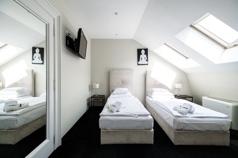 Home ApartHotel — Hotel rooms in Krakow, Lesser Poland