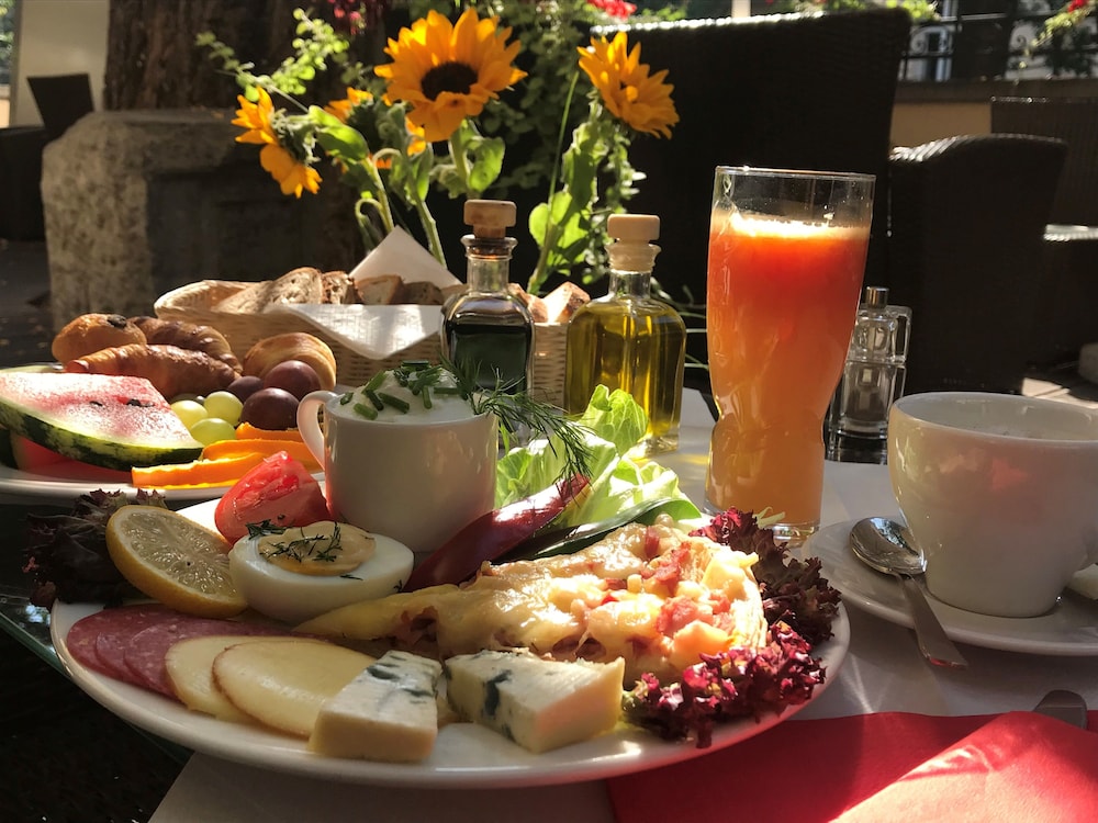 Home ApartHotel — Restaurant & bars in Krakow, Lesser Poland