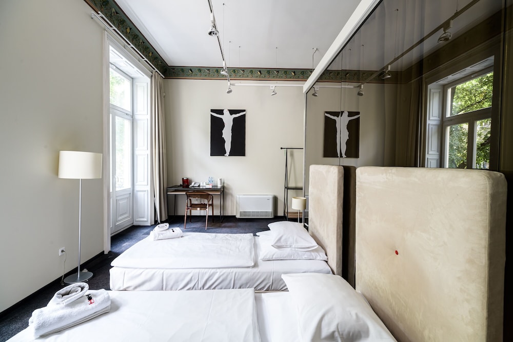 Home ApartHotel — Hotel rooms in Krakow, Lesser Poland