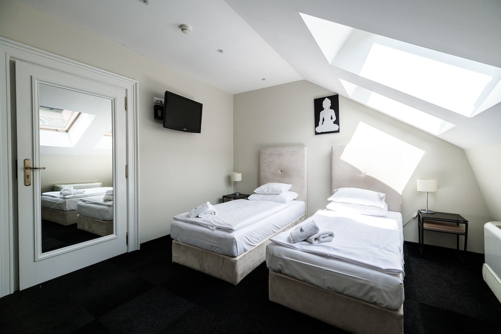 Home ApartHotel — Hotel rooms in Krakow, Lesser Poland