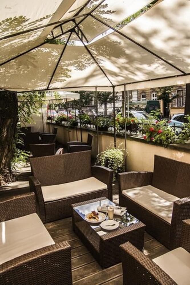 Home ApartHotel — Restaurant & bars in Krakow, Lesser Poland