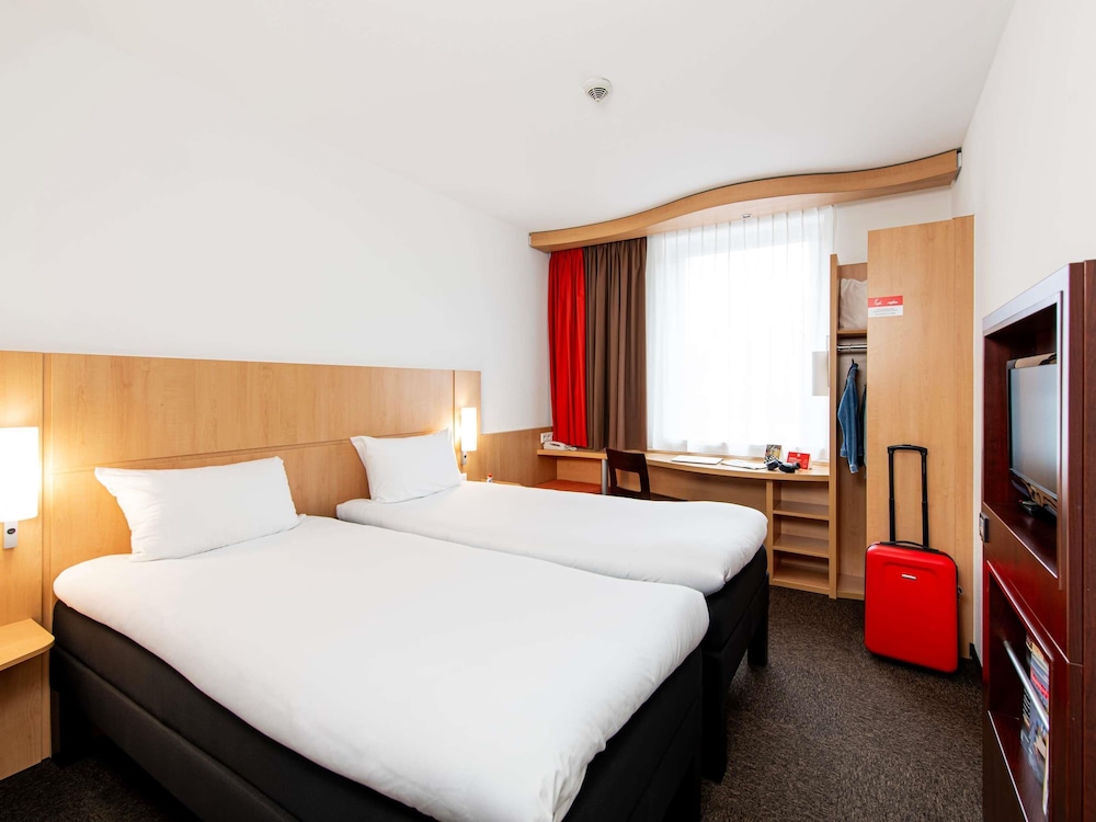 ibis Krakow Stare Miasto — Hotel rooms in Krakow, Lesser Poland