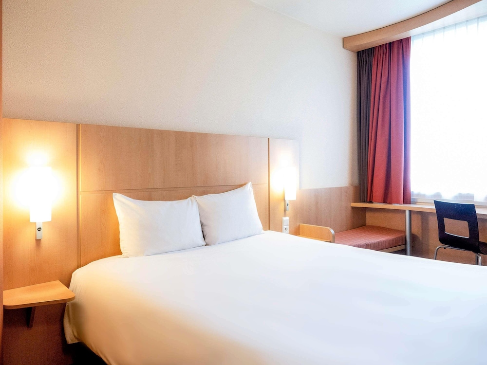 ibis Krakow Stare Miasto — Hotel rooms in Krakow, Lesser Poland