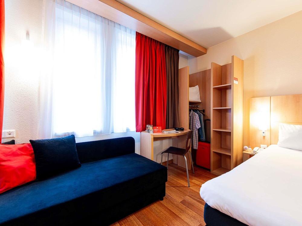 ibis Krakow Stare Miasto — Hotel rooms in Krakow, Lesser Poland