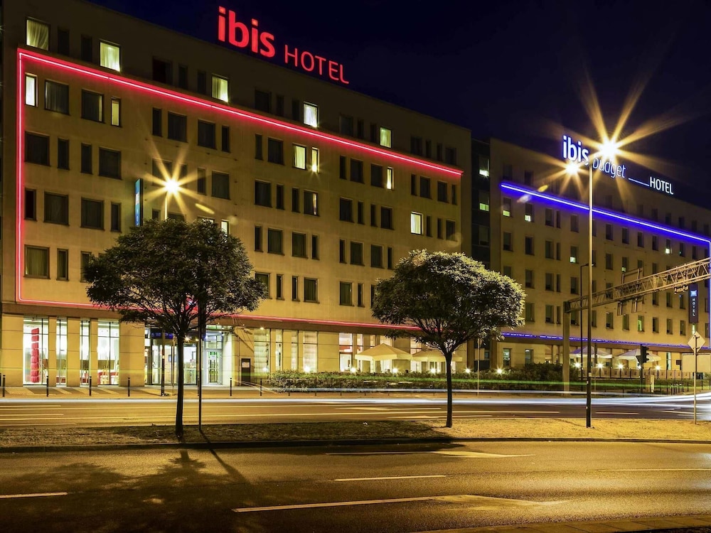 ibis Krakow Stare Miasto — Hotel building in Krakow, Lesser Poland