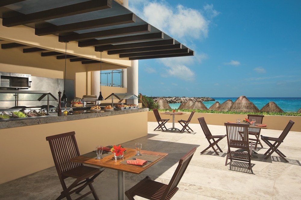 Dreams Jade Resort & Spa - All Inclusive — Restaurant & bars in Puerto Morelos, Quintana Roo