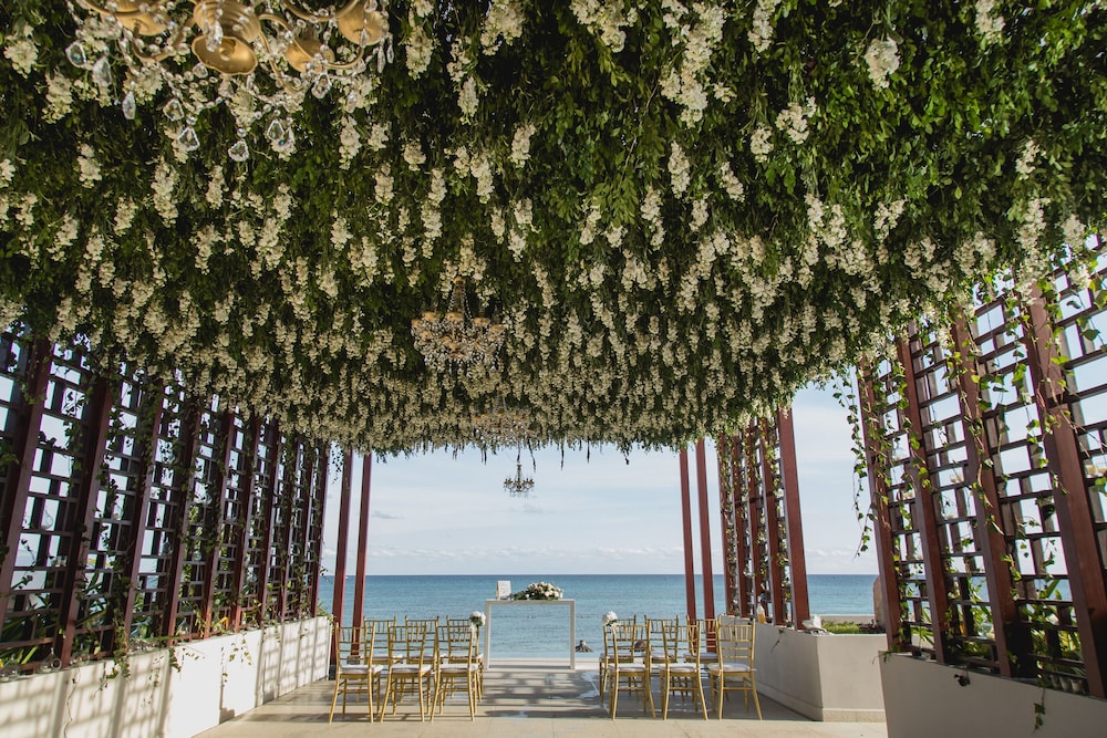 Dreams Jade Resort & Spa - All Inclusive — Hotel building in Puerto Morelos, Quintana Roo