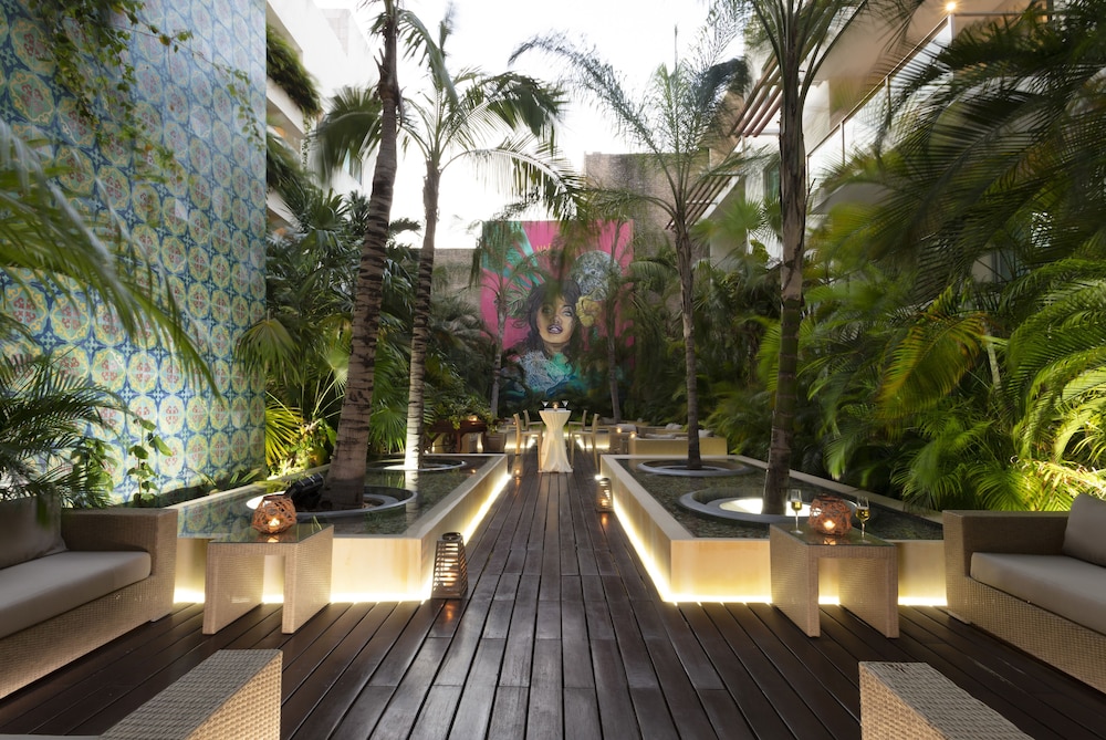 The Palm at Playa — Restaurant & bars in Playa del Carmen, Quintana Roo