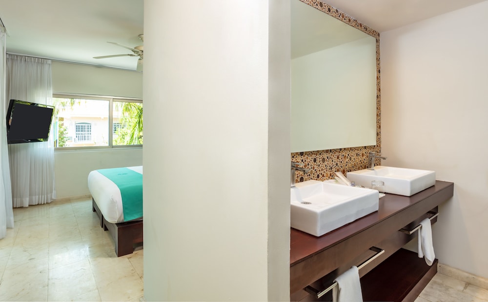 The Palm at Playa — Hotel rooms in Playa del Carmen, Quintana Roo