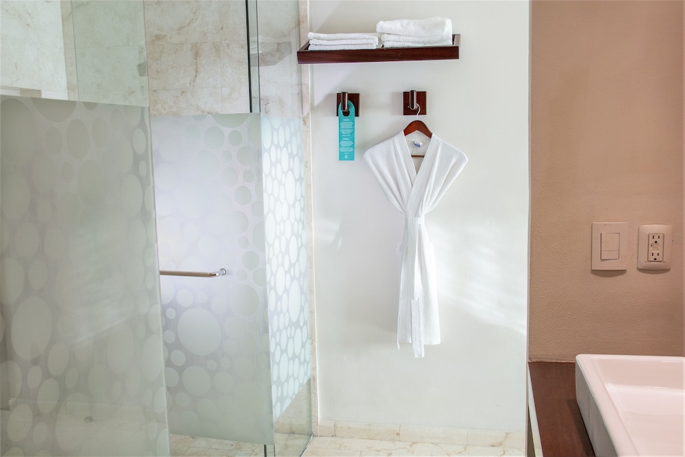 The Palm at Playa — Hotel rooms in Playa del Carmen, Quintana Roo