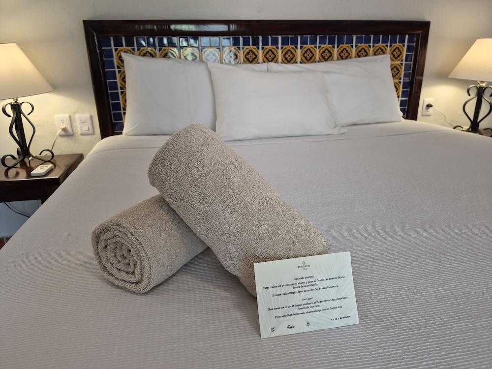 Petit Lafitte Beachfront Hotel & Bungalows — Hotel rooms in Playa del Carmen, Quintana Roo