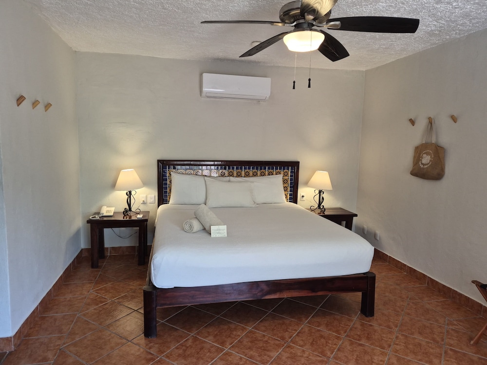 Petit Lafitte Beachfront Hotel & Bungalows — Hotel rooms in Playa del Carmen, Quintana Roo