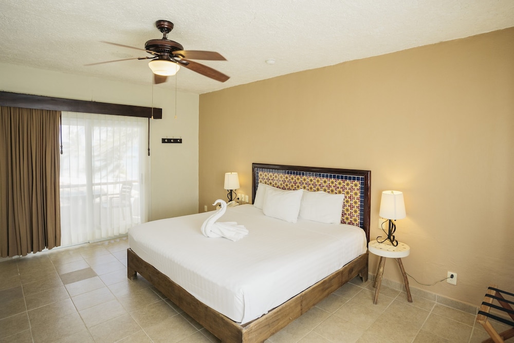 Petit Lafitte Beachfront Hotel & Bungalows — Hotel rooms in Playa del Carmen, Quintana Roo