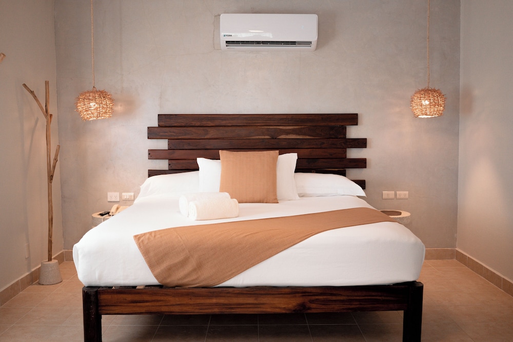 Petit Lafitte Beachfront Hotel & Bungalows — Hotel rooms in Playa del Carmen, Quintana Roo