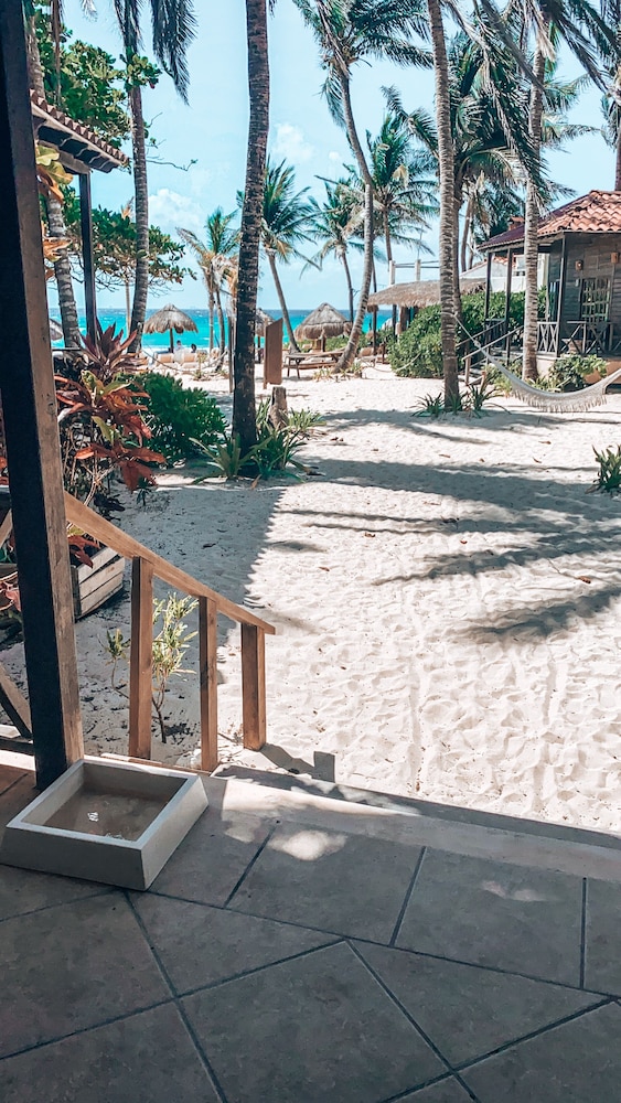 Petit Lafitte Beachfront Hotel & Bungalows — Beach in Playa del Carmen, Quintana Roo