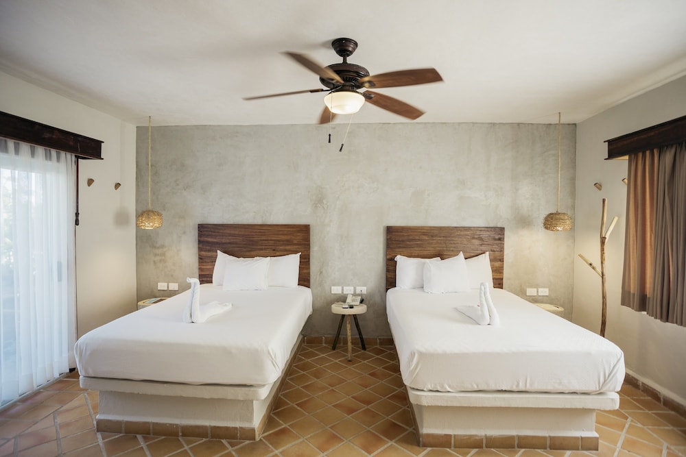Petit Lafitte Beachfront Hotel & Bungalows — Hotel rooms in Playa del Carmen, Quintana Roo