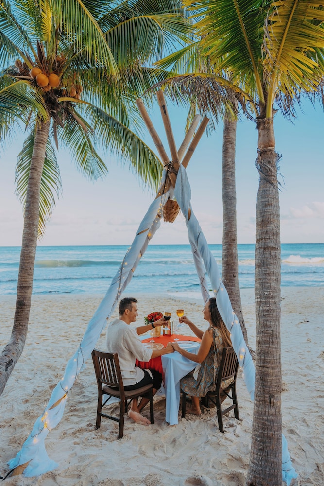 Petit Lafitte Beachfront Hotel & Bungalows — Beach in Playa del Carmen, Quintana Roo