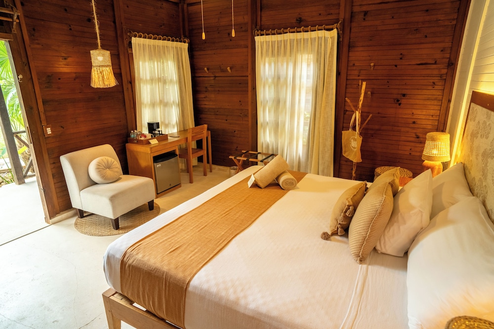 Petit Lafitte Beachfront Hotel & Bungalows — Hotel rooms in Playa del Carmen, Quintana Roo