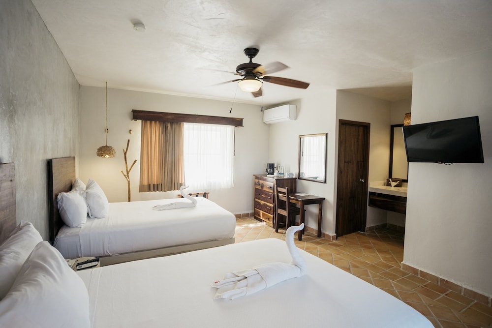 Petit Lafitte Beachfront Hotel & Bungalows — Hotel rooms in Playa del Carmen, Quintana Roo