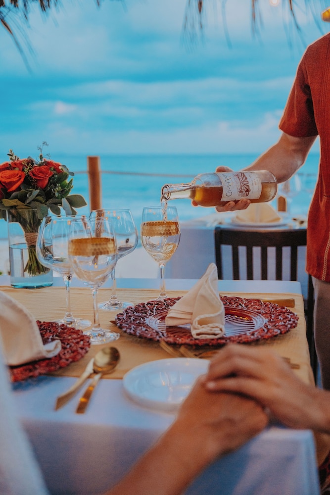 Petit Lafitte Beachfront Hotel & Bungalows — Restaurant & bars in Playa del Carmen, Quintana Roo