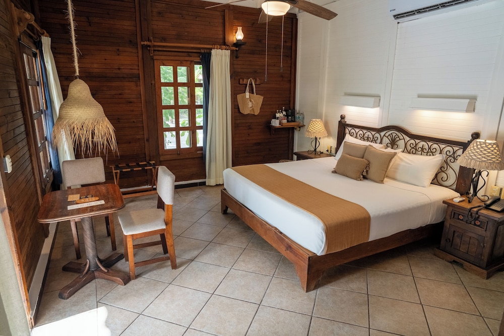 Petit Lafitte Beachfront Hotel & Bungalows — Hotel rooms in Playa del Carmen, Quintana Roo