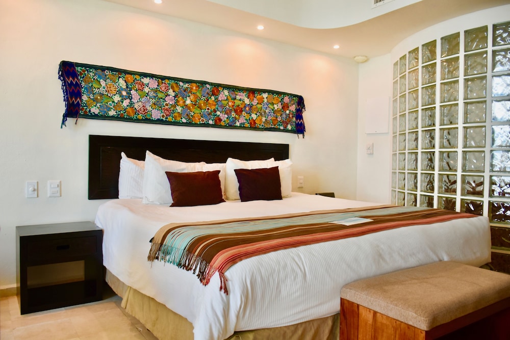 Playa Palms Beach Hotel — Hotel rooms in Playa del Carmen, Quintana Roo