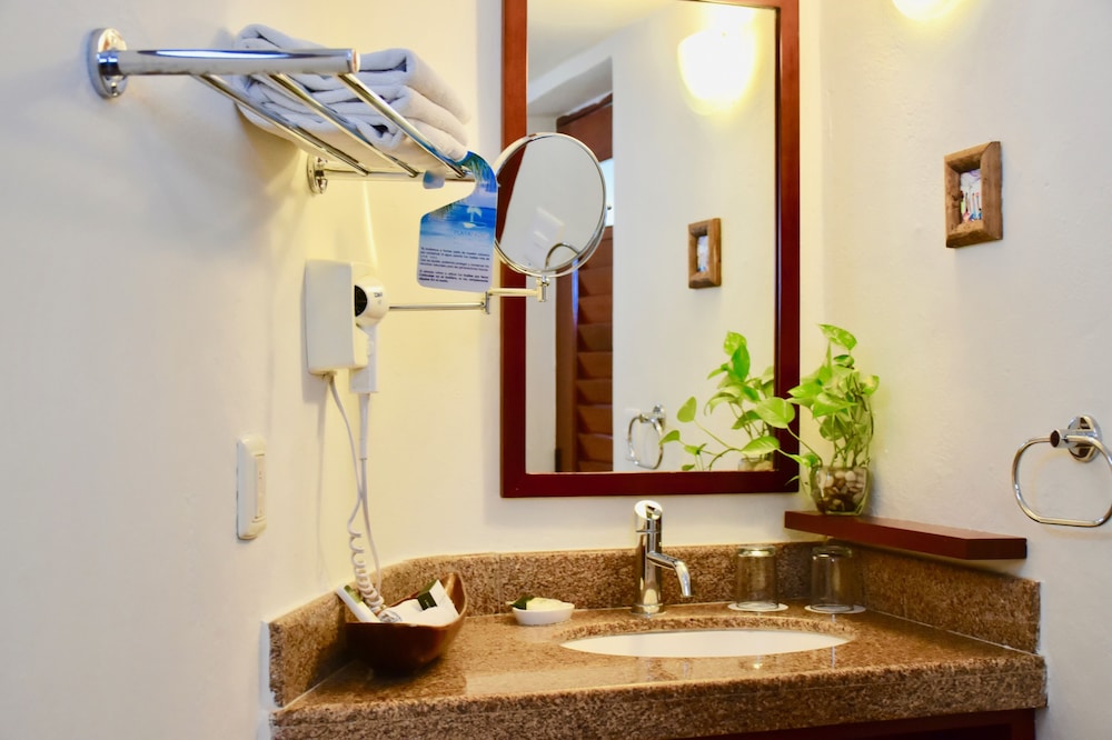 Playa Palms Beach Hotel — Hotel rooms in Playa del Carmen, Quintana Roo