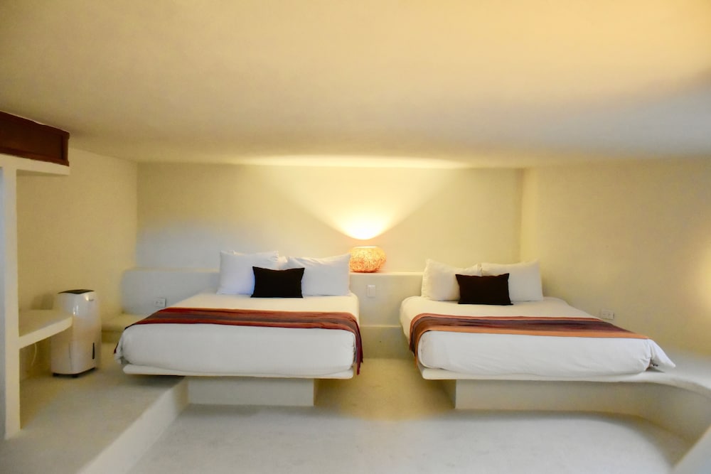 Playa Palms Beach Hotel — Hotel rooms in Playa del Carmen, Quintana Roo
