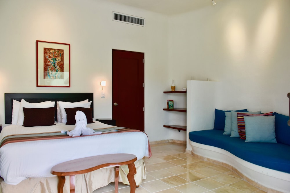 Playa Palms Beach Hotel — Hotel rooms in Playa del Carmen, Quintana Roo