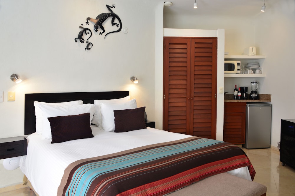 Playa Palms Beach Hotel — Hotel rooms in Playa del Carmen, Quintana Roo