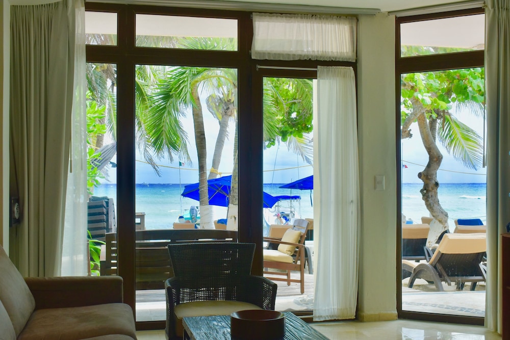 Playa Palms Beach Hotel — Hotel rooms in Playa del Carmen, Quintana Roo