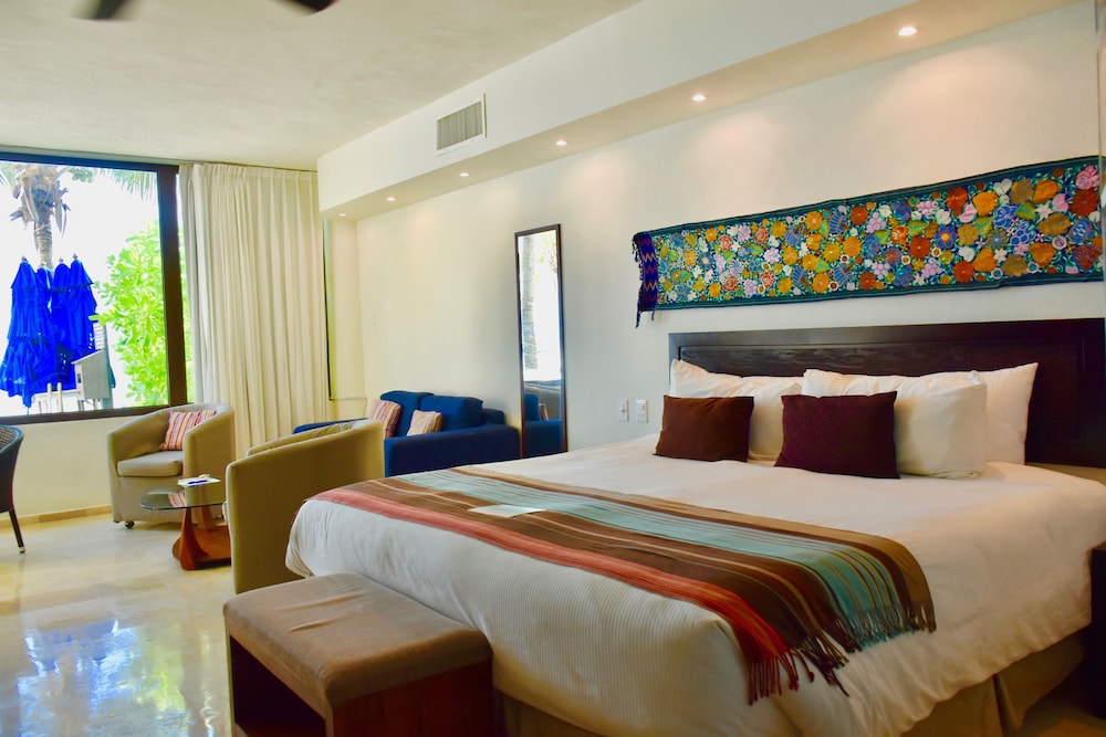 Playa Palms Beach Hotel — Hotel rooms in Playa del Carmen, Quintana Roo