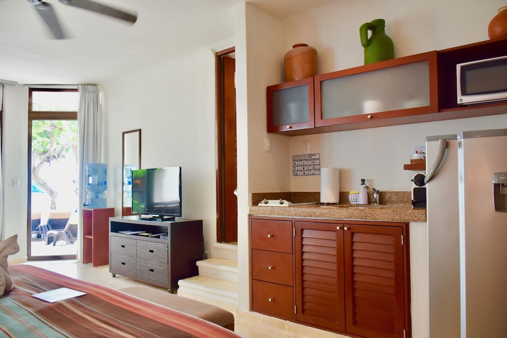 Playa Palms Beach Hotel — Hotel rooms in Playa del Carmen, Quintana Roo