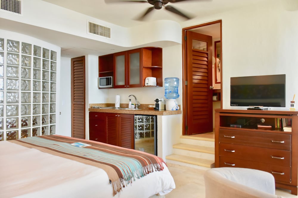 Playa Palms Beach Hotel — Hotel rooms in Playa del Carmen, Quintana Roo